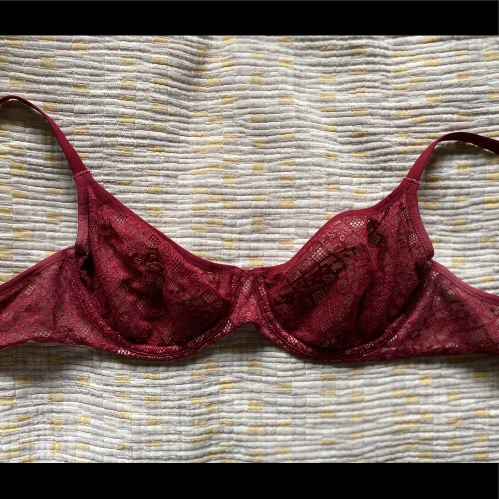 Red lace lightly lined bra
